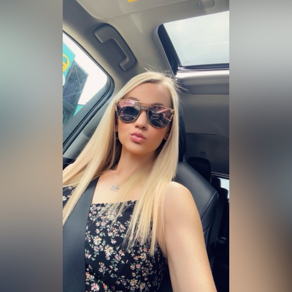 🌟I’M LIVE🌟 - Picture 3 of 5